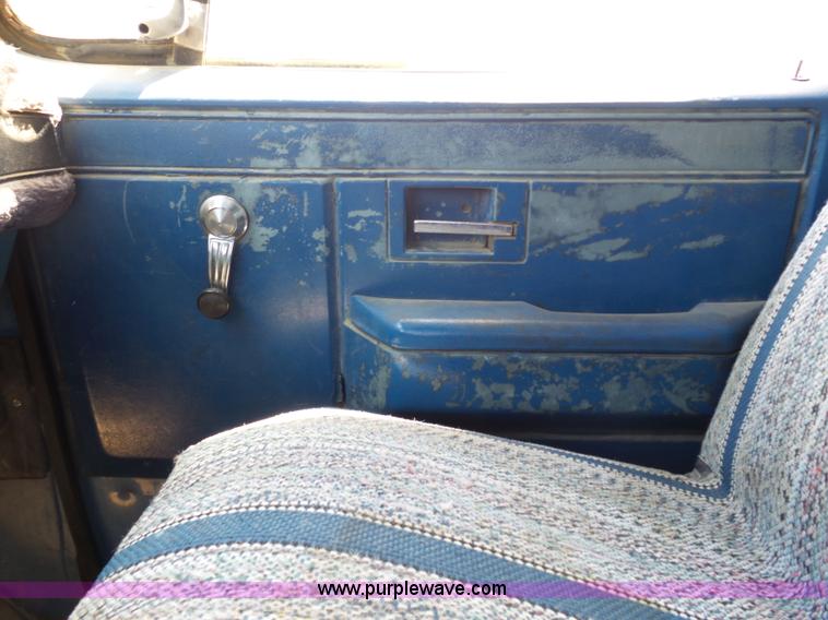 image for item J4176 1981 Chevrolet C60 dump truck