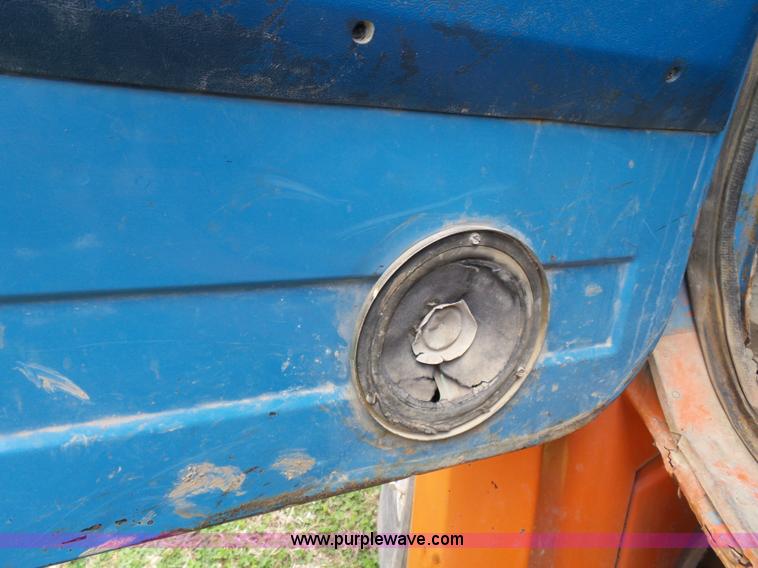 image for item J4176 1981 Chevrolet C60 dump truck