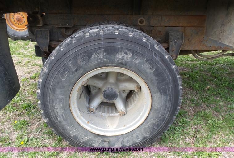 image for item J4176 1981 Chevrolet C60 dump truck