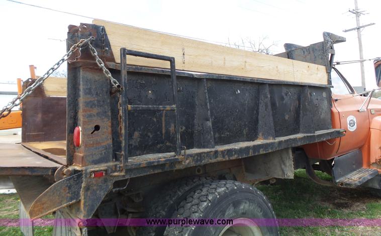image for item J4176 1981 Chevrolet C60 dump truck