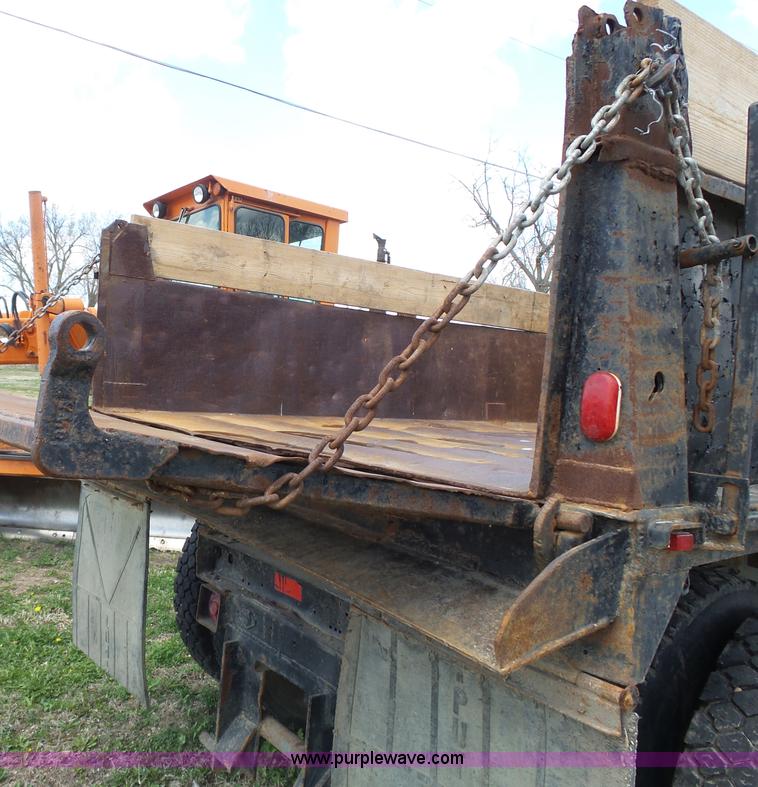 image for item J4176 1981 Chevrolet C60 dump truck