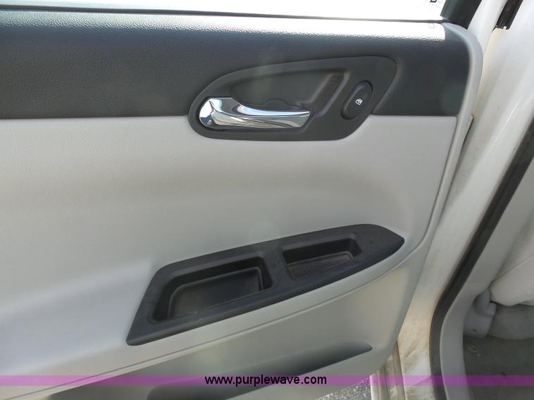 image for item J4186 2008 Chevrolet Impala LS