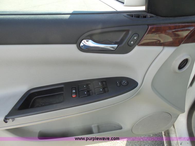 image for item J4186 2008 Chevrolet Impala LS