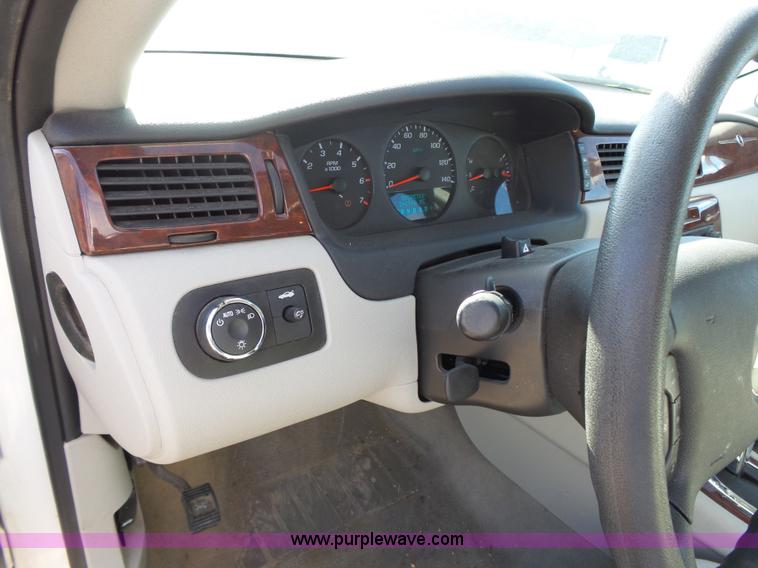 image for item J4186 2008 Chevrolet Impala LS