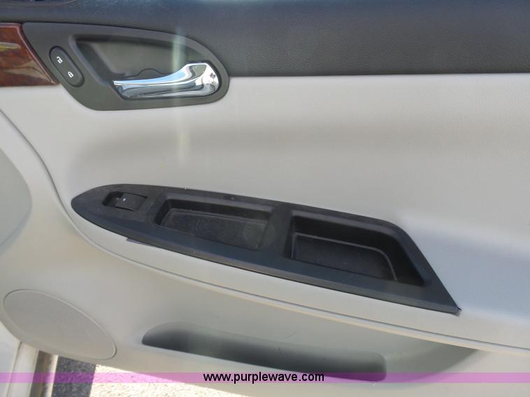 image for item J4186 2008 Chevrolet Impala LS