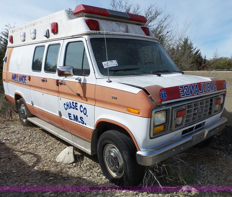 image for item J4213 1987 Ford Econoline E350 Super ambulance