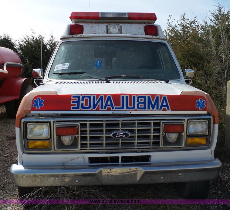 image for item J4213 1987 Ford Econoline E350 Super ambulance