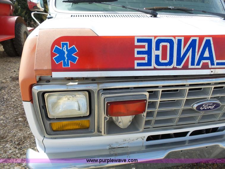 image for item J4213 1987 Ford Econoline E350 Super ambulance