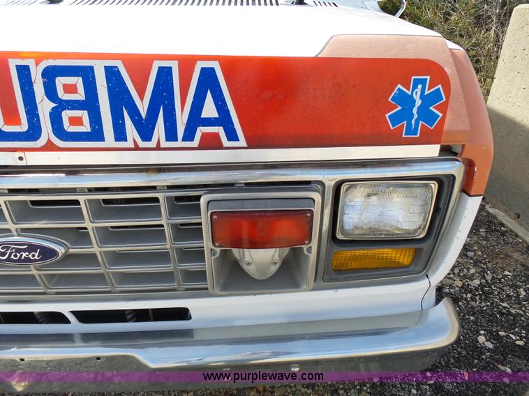 image for item J4213 1987 Ford Econoline E350 Super ambulance