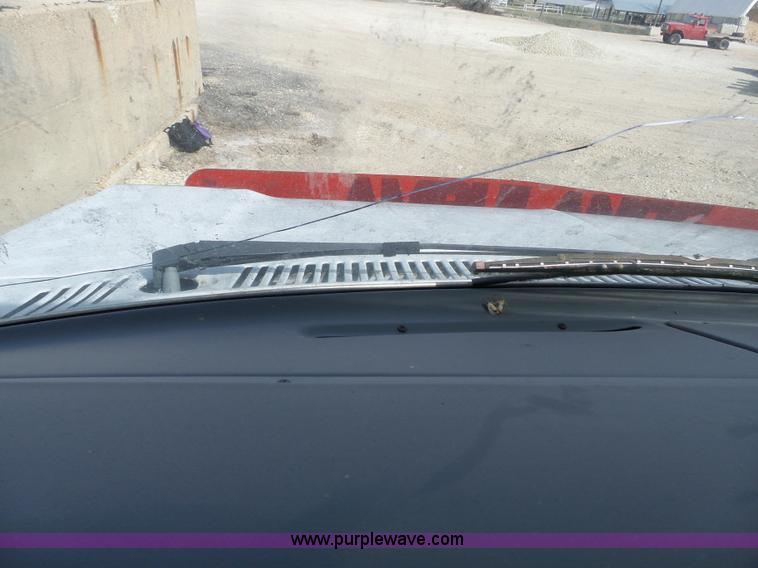 image for item J4213 1987 Ford Econoline E350 Super ambulance