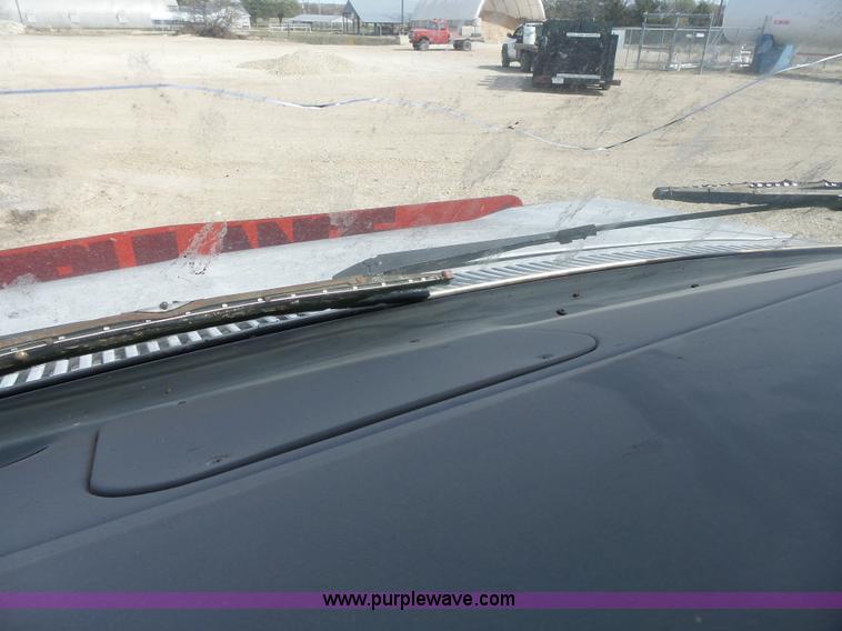 image for item J4213 1987 Ford Econoline E350 Super ambulance