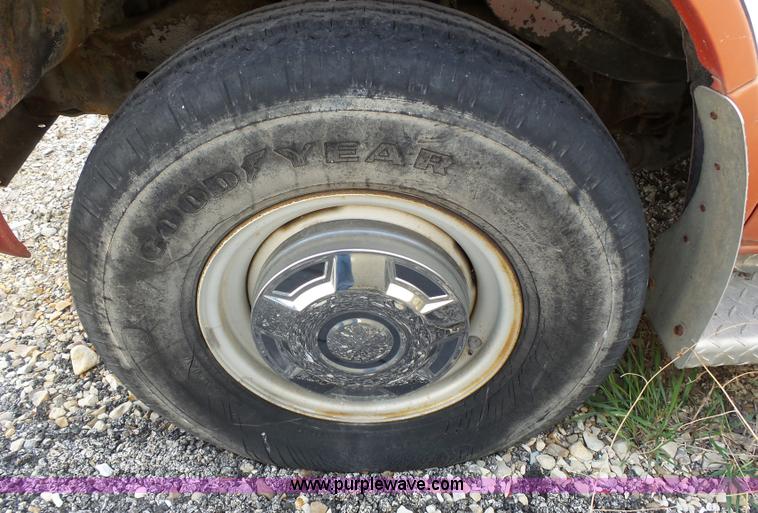 image for item J4213 1987 Ford Econoline E350 Super ambulance