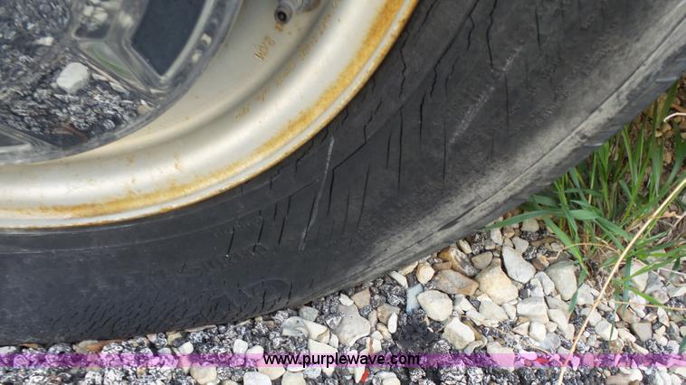 image for item J4213 1987 Ford Econoline E350 Super ambulance