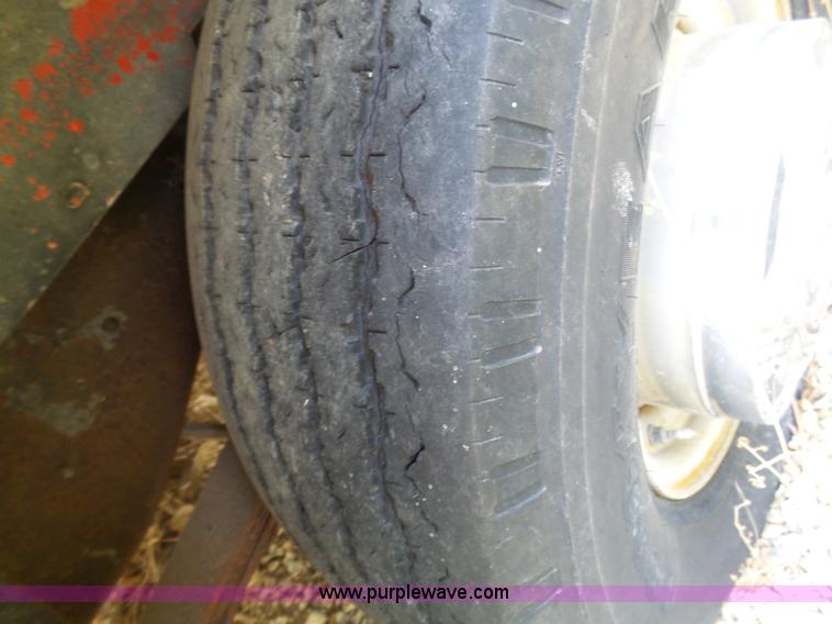 image for item J4213 1987 Ford Econoline E350 Super ambulance