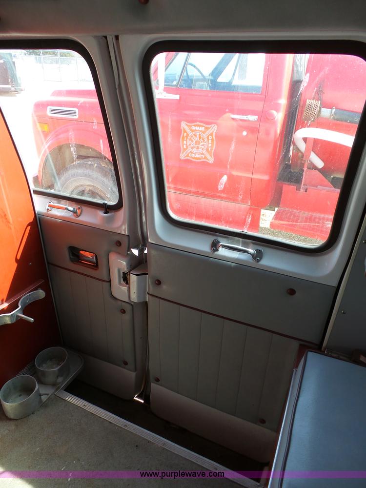 image for item J4213 1987 Ford Econoline E350 Super ambulance