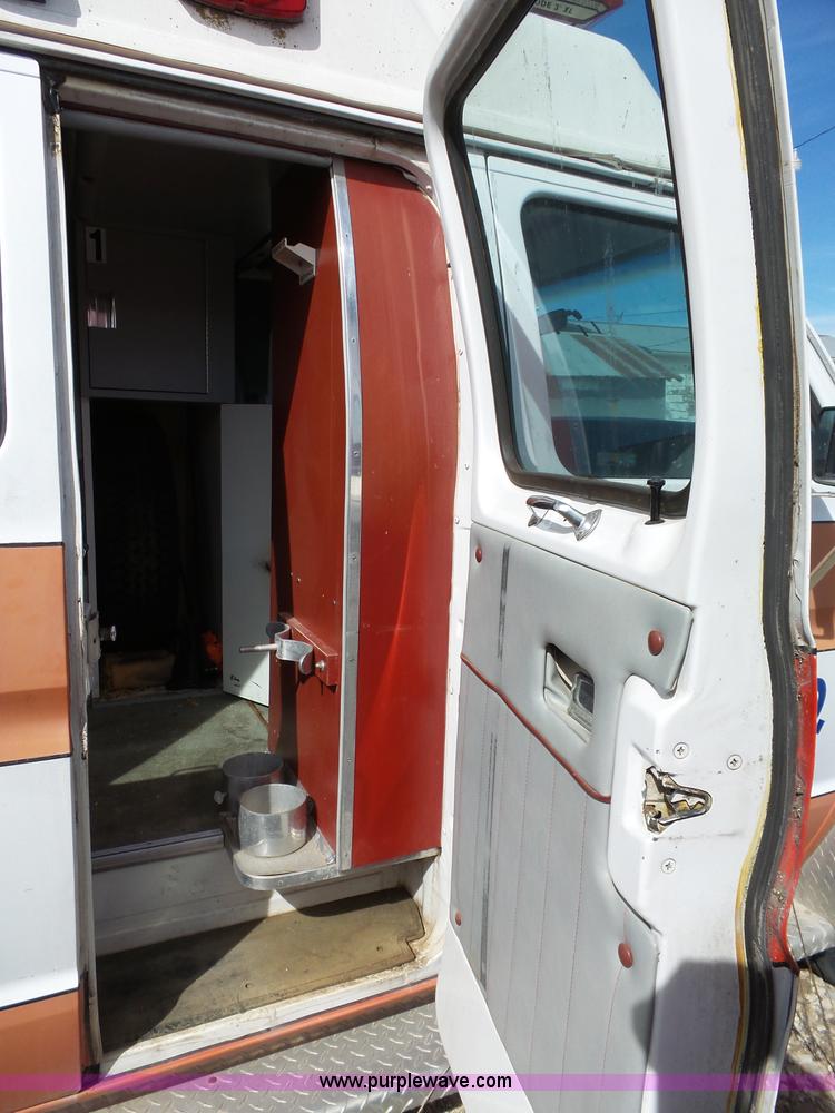 image for item J4213 1987 Ford Econoline E350 Super ambulance