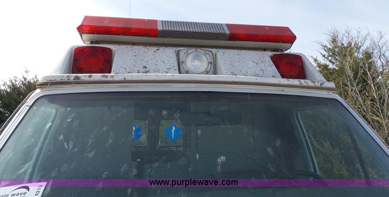 image for item J4213 1987 Ford Econoline E350 Super ambulance