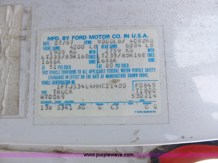 image for item J4213 1987 Ford Econoline E350 Super ambulance