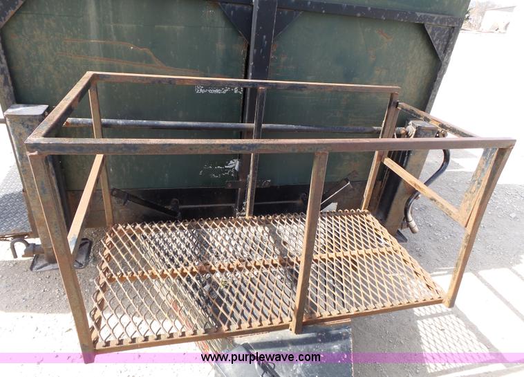 image for item J4214 2003 Pro Trainer PRTB-20 Pro Bin recycle trailer