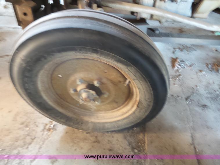 image for item J4986 Massey-Ferguson 210 Series 2746 tractor