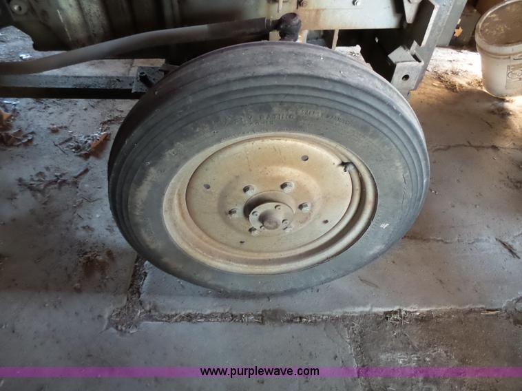 image for item J4986 Massey-Ferguson 210 Series 2746 tractor