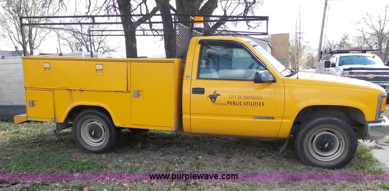 image for item J4999 1998 Chevrolet Cheyenne 2500 utility truck