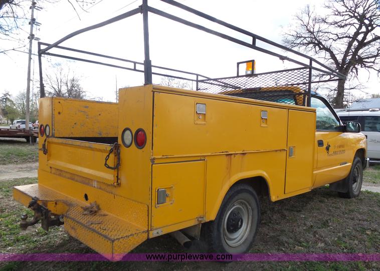 image for item J4999 1998 Chevrolet Cheyenne 2500 utility truck