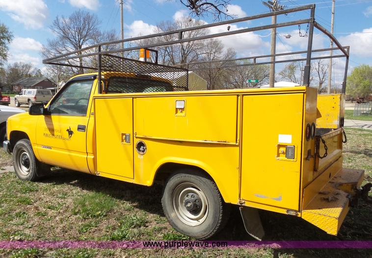 image for item J4999 1998 Chevrolet Cheyenne 2500 utility truck