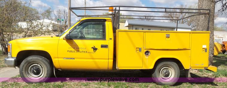 image for item J4999 1998 Chevrolet Cheyenne 2500 utility truck