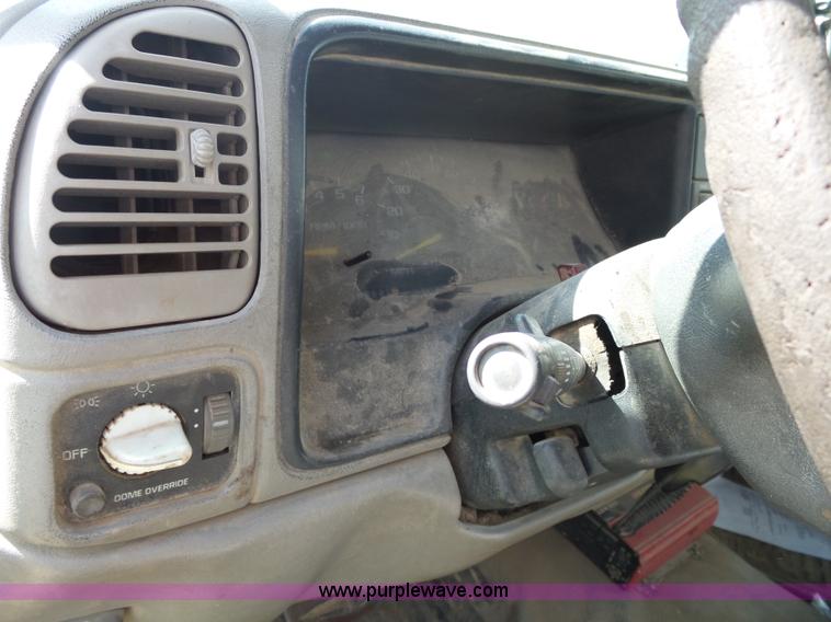 image for item J4999 1998 Chevrolet Cheyenne 2500 utility truck