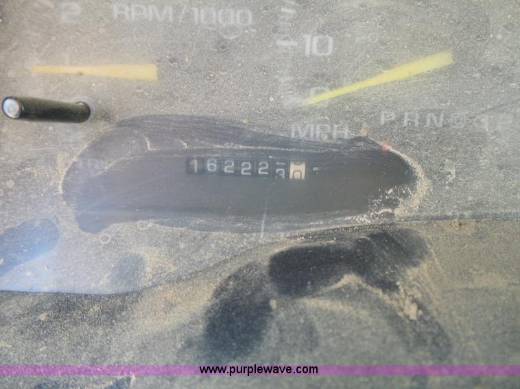 image for item J4999 1998 Chevrolet Cheyenne 2500 utility truck