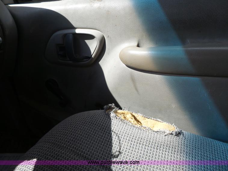 image for item J4999 1998 Chevrolet Cheyenne 2500 utility truck