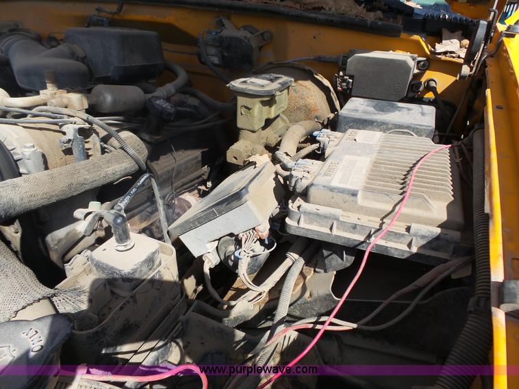 image for item J4999 1998 Chevrolet Cheyenne 2500 utility truck