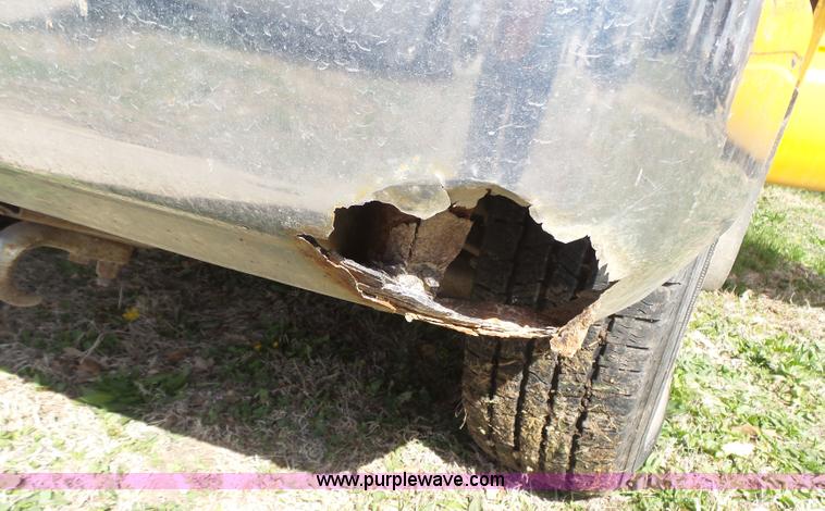 image for item J4999 1998 Chevrolet Cheyenne 2500 utility truck