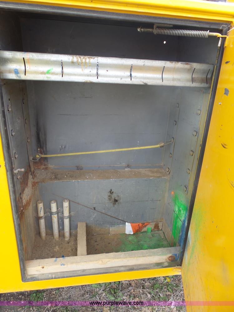 image for item J4999 1998 Chevrolet Cheyenne 2500 utility truck