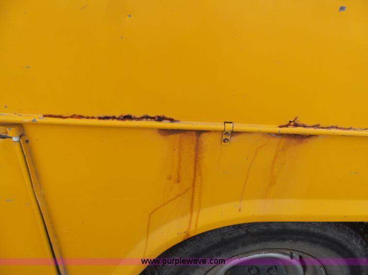 image for item J4999 1998 Chevrolet Cheyenne 2500 utility truck