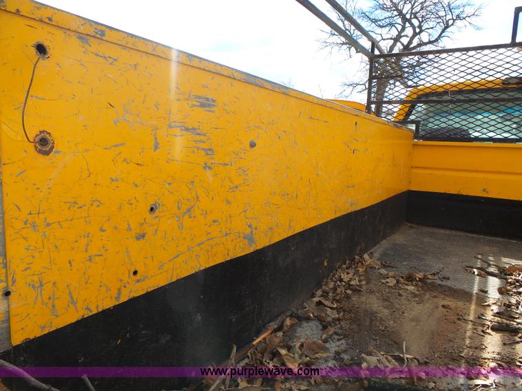 image for item J4999 1998 Chevrolet Cheyenne 2500 utility truck