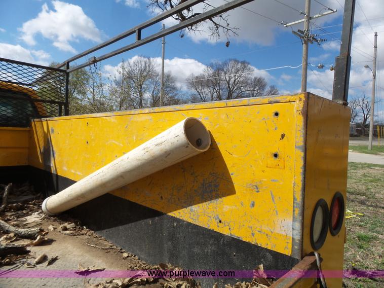 image for item J4999 1998 Chevrolet Cheyenne 2500 utility truck