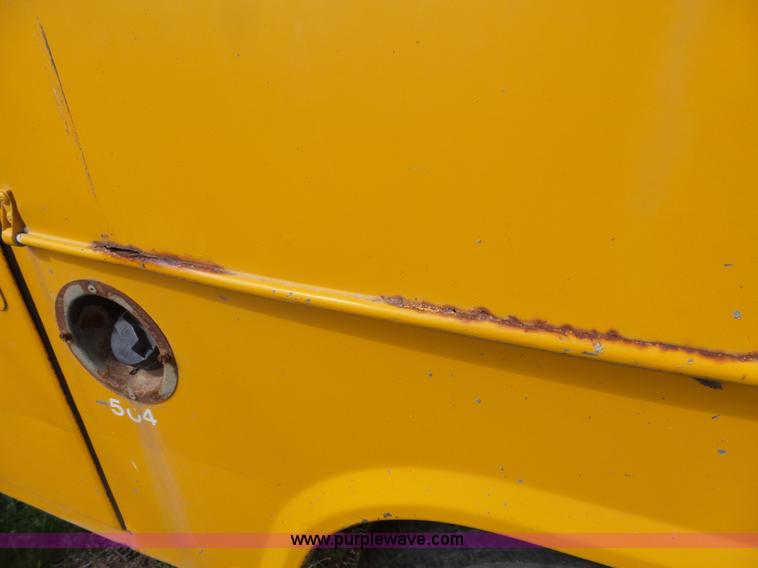 image for item J4999 1998 Chevrolet Cheyenne 2500 utility truck