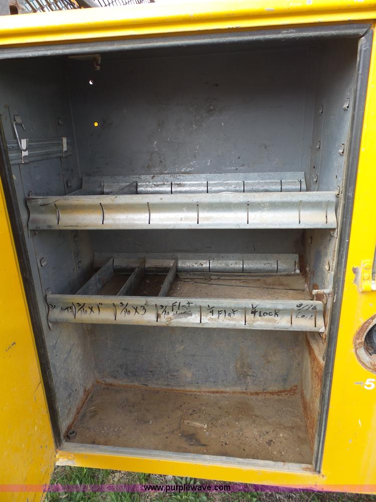 image for item J4999 1998 Chevrolet Cheyenne 2500 utility truck