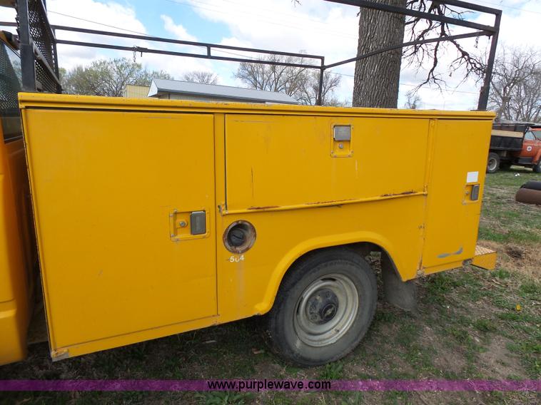 image for item J4999 1998 Chevrolet Cheyenne 2500 utility truck