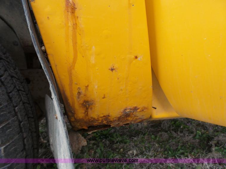 image for item J4999 1998 Chevrolet Cheyenne 2500 utility truck