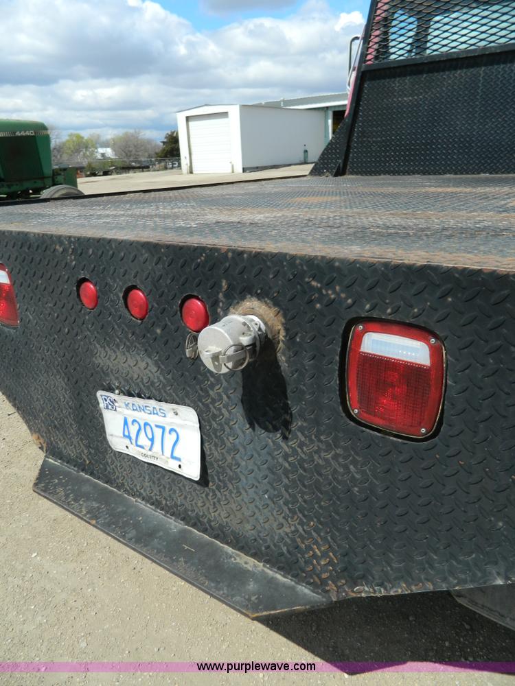 image for item J5131 1990 Ford F600 flatbed truck