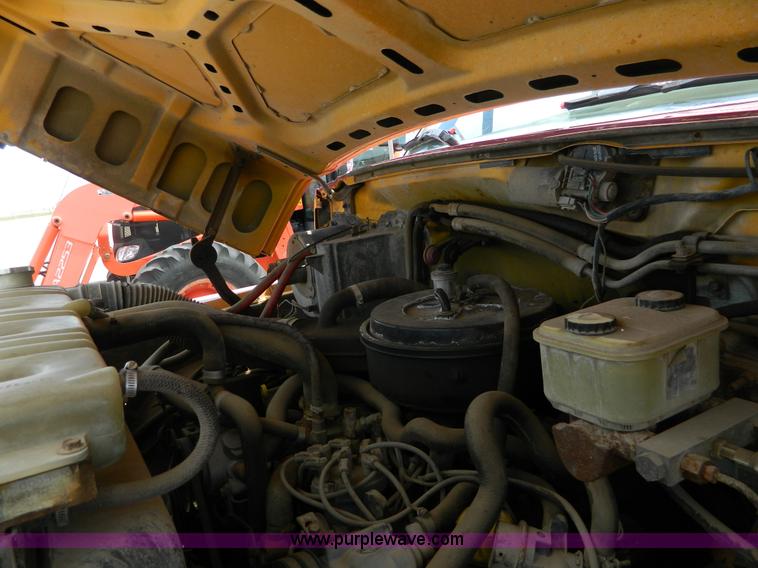 image for item J5131 1990 Ford F600 flatbed truck