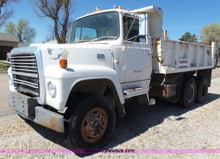 image for item J6169 1979 Ford 9000 dump truck