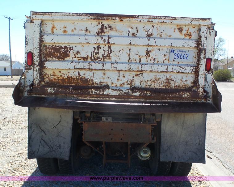 image for item J6169 1979 Ford 9000 dump truck