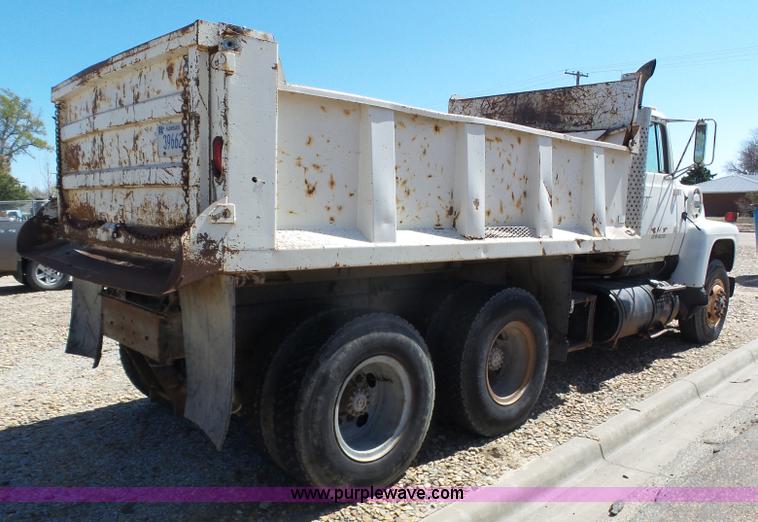 image for item J6169 1979 Ford 9000 dump truck