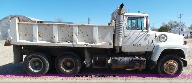 image for item J6169 1979 Ford 9000 dump truck