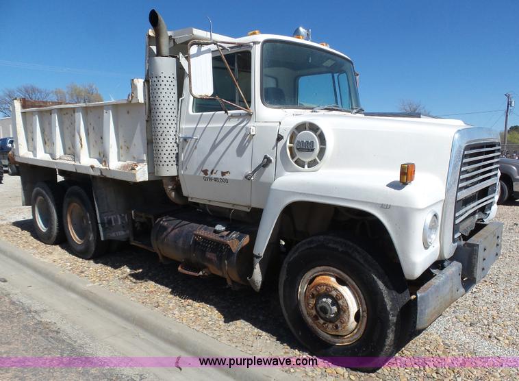 image for item J6169 1979 Ford 9000 dump truck