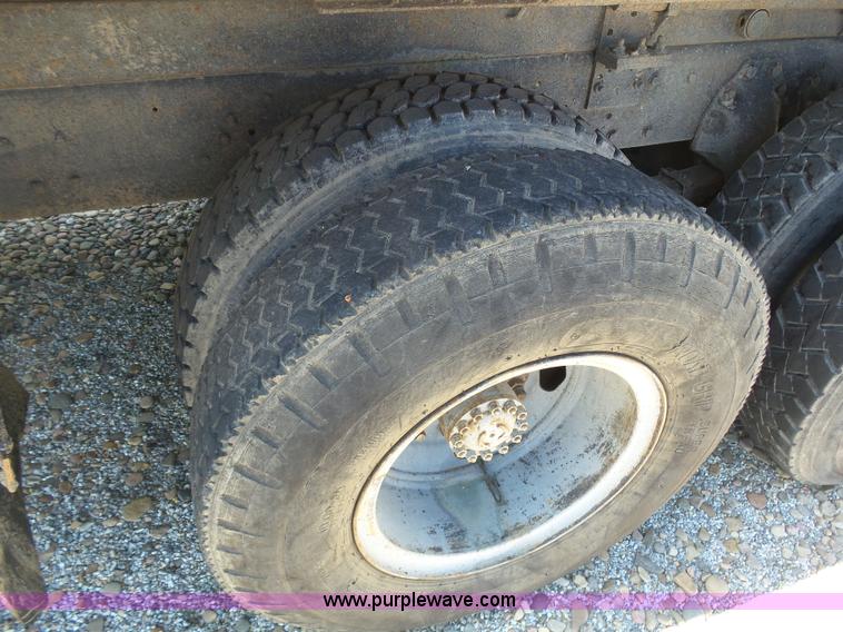 image for item J6169 1979 Ford 9000 dump truck